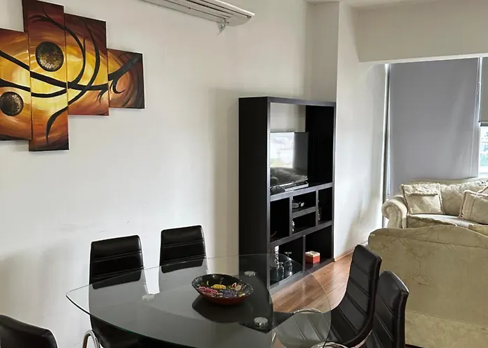 Plaza Apartment *