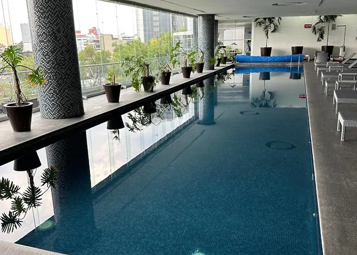 Plaza Apartment *